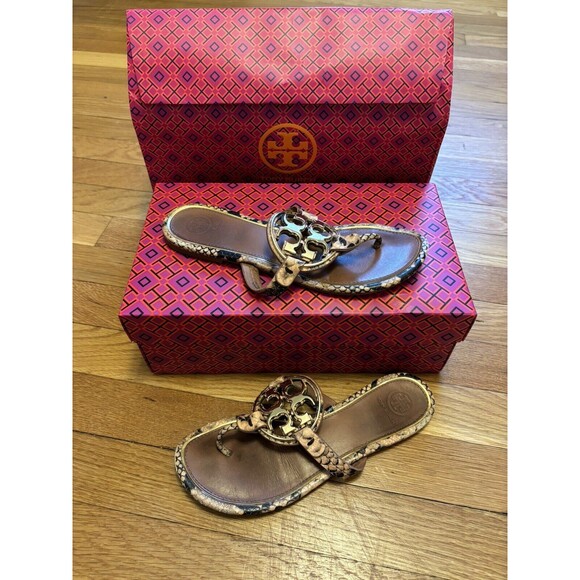 Tory Burch Metal Miller Snake Print Stamped Leather Thong Sandal Blush Roccia 7 - Picture 1 of 16